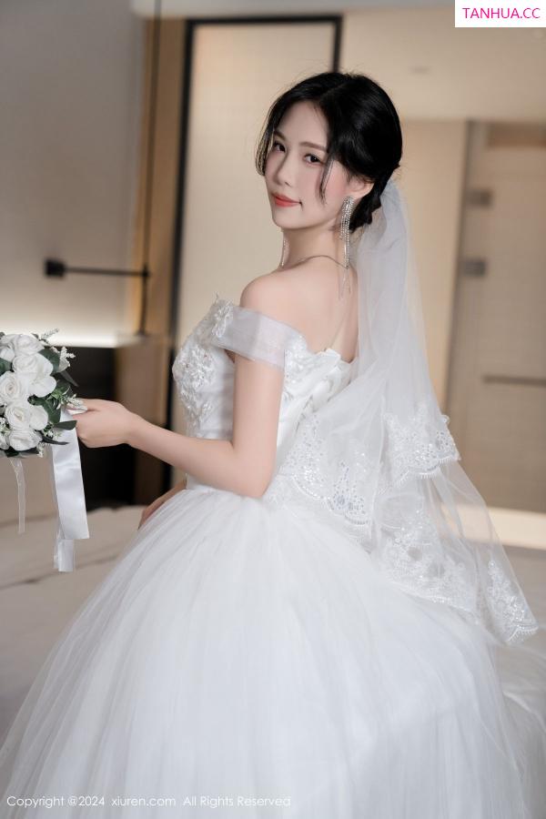 陈若依 抖娘利世 [XiuRen]高清写真图 2024.08.09 No.8998 利世 丝袜美腿第13张图片